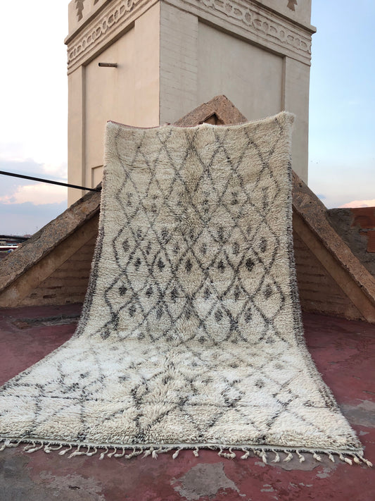 Mnqta Beni Ourain Vintage Moroccan Rug